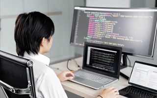 咸阳 ,php声明和调用变量的符号是什么？